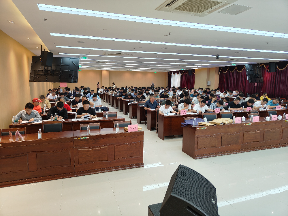 市住房城鄉(xiāng)建設(shè)局開(kāi)展房屋市政工程安全生產(chǎn)治本攻堅(jiān)推進(jìn)暨安全專題培訓(xùn)會(huì)議